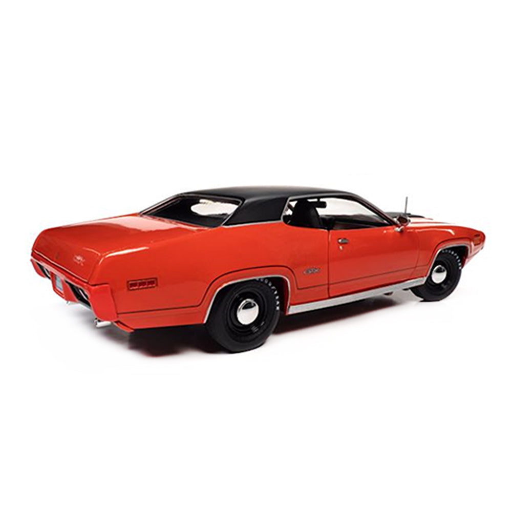 Auto World 1:18 Scale 1971 Plymouth GTX Hard Top Diecast Car Model