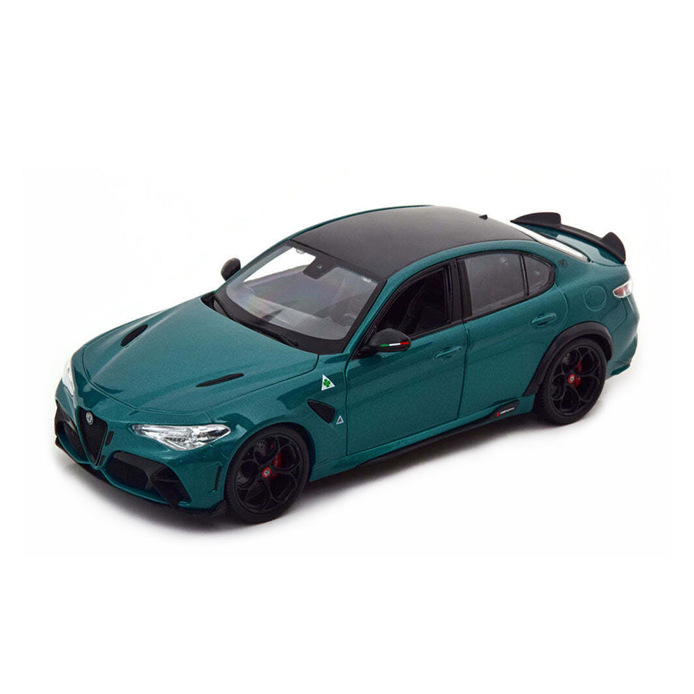 Bburago 1:18 Scale 2022 Alfa Romeo Giulia GTA Montreal Green Diecast Model Car
