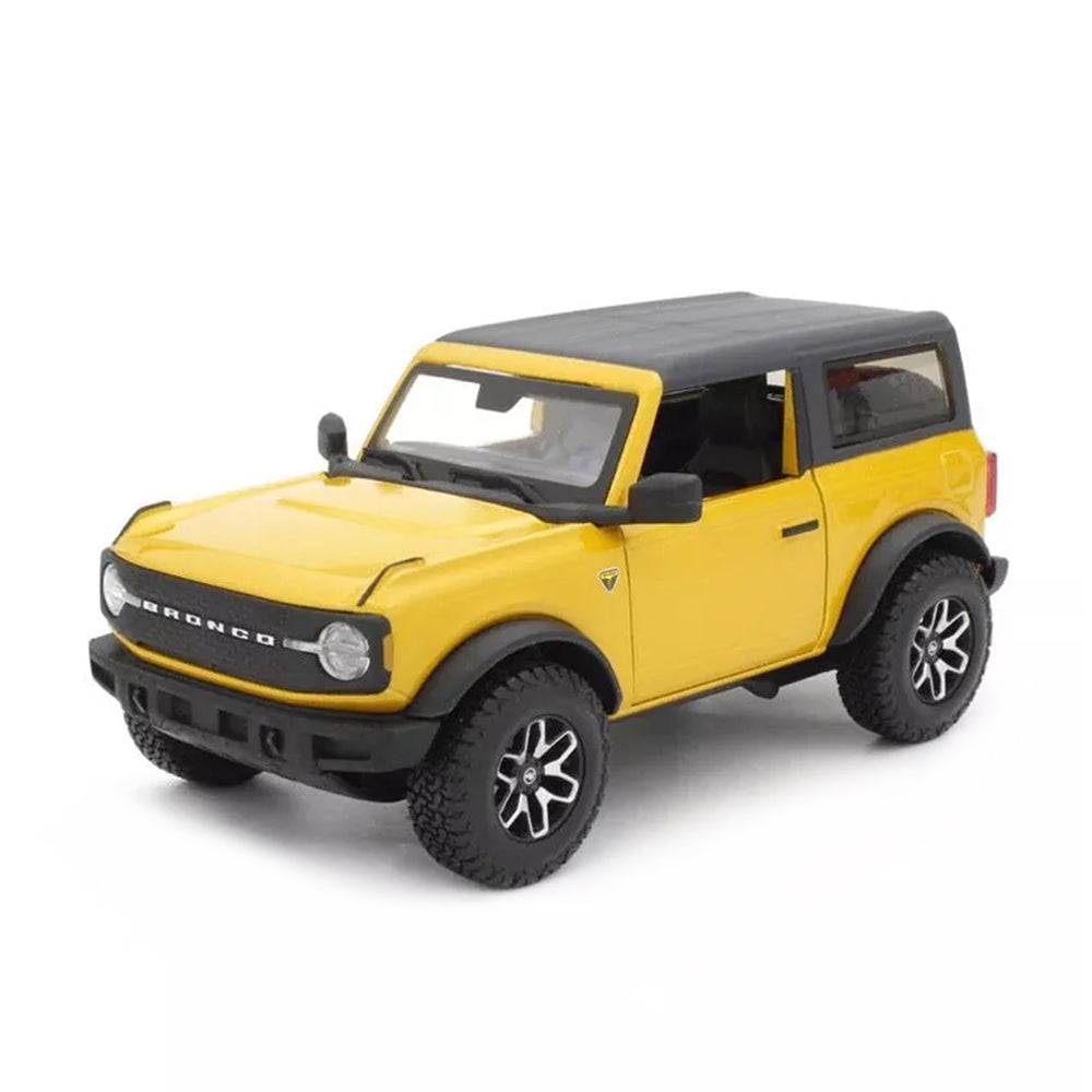 Maisto 1:24 Scale 2021 Ford Bronco Badlands 2 Door SUV Yellow Diecast Car