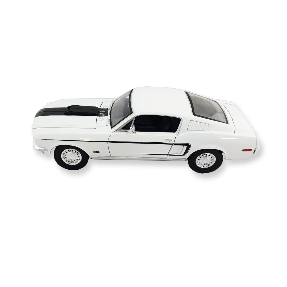 Maisto Licensed 1:18 Scale 1968 Ford Mustang GR Cobra Jet FB Diecast Model Car White