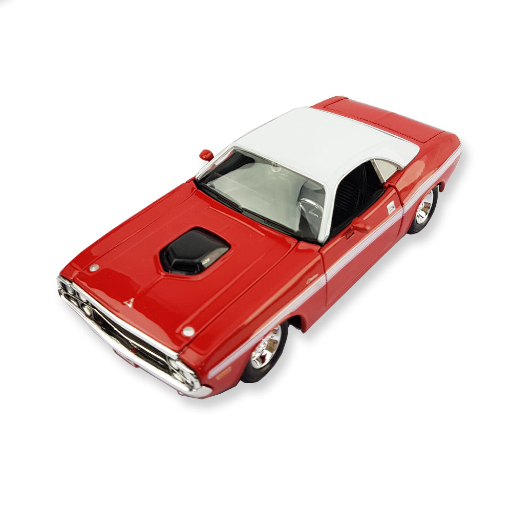 Maisto Licensed 1:24 Scale 1970 Dodge Challenger R/T Coupe Diecast Model Car Red