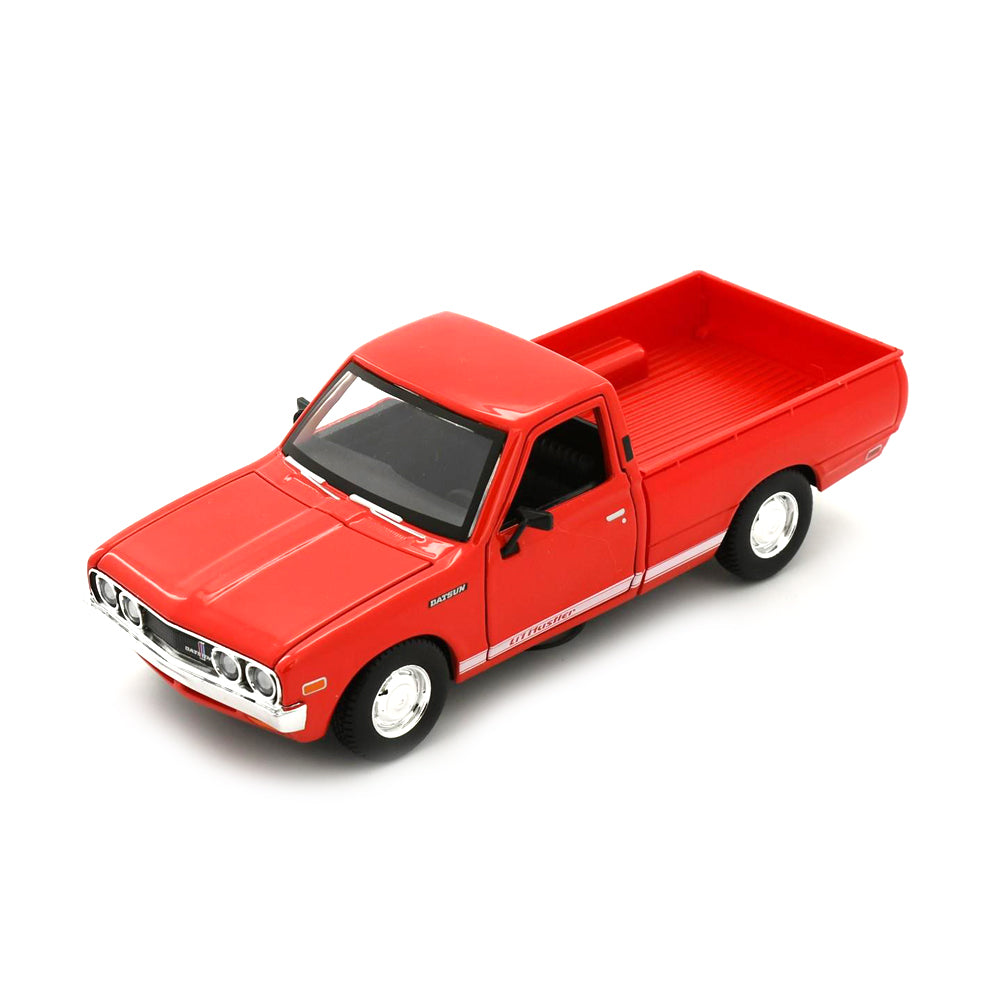 Maisto Licensed 1:24 Scale 1973 Datsun 620 Pick-Up Diecast Model Car Red