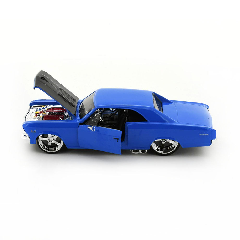 Maisto Licensed 1:24 Scale Classic Muscle 1966 Chevrolet Chevelle SS 396 Model Car Blue