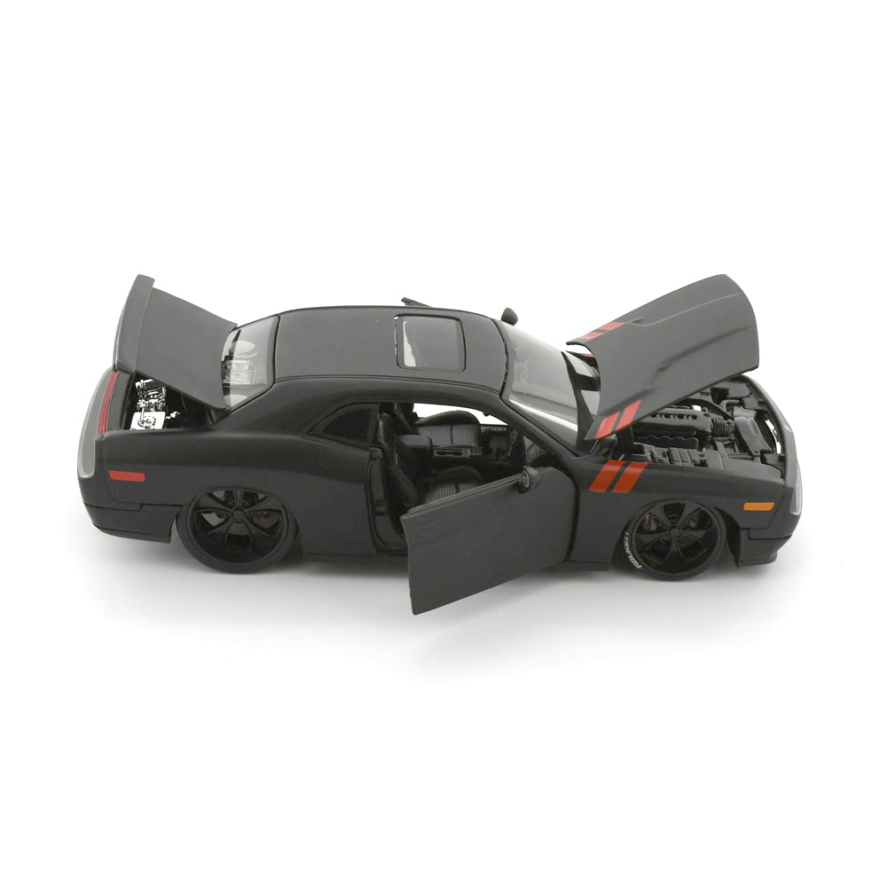 Maisto Licensed 1:24 Scale Modern Muscle 2008 Dodge Challenger Diecast Model Car Black