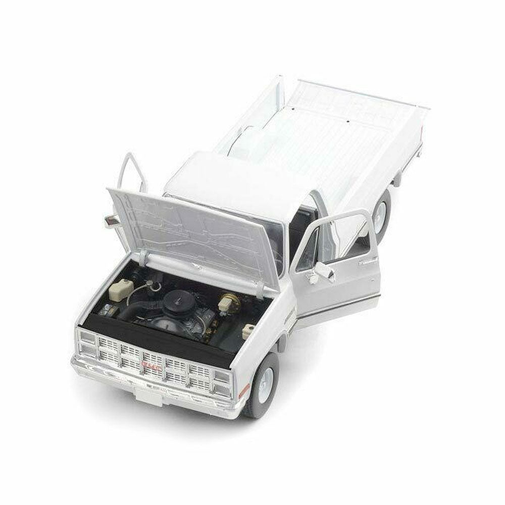 Greenlight 1:18 Scale GMC K-2500 Sierra Grande Wideside 1982 Diecast Model Truck White