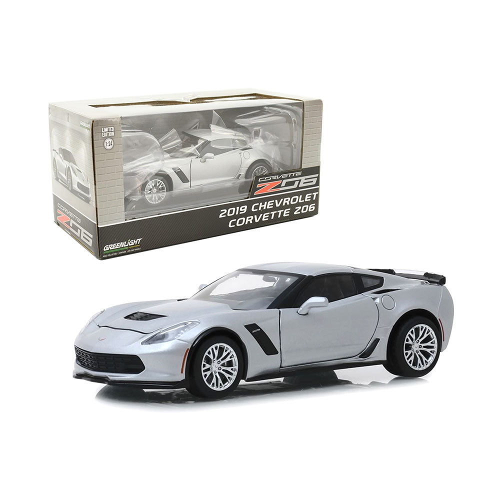 Greenlight Licensed 1:24 Scale Chevrolet Corvette Z06 Coupe 2019 Diecast Model Car Silver