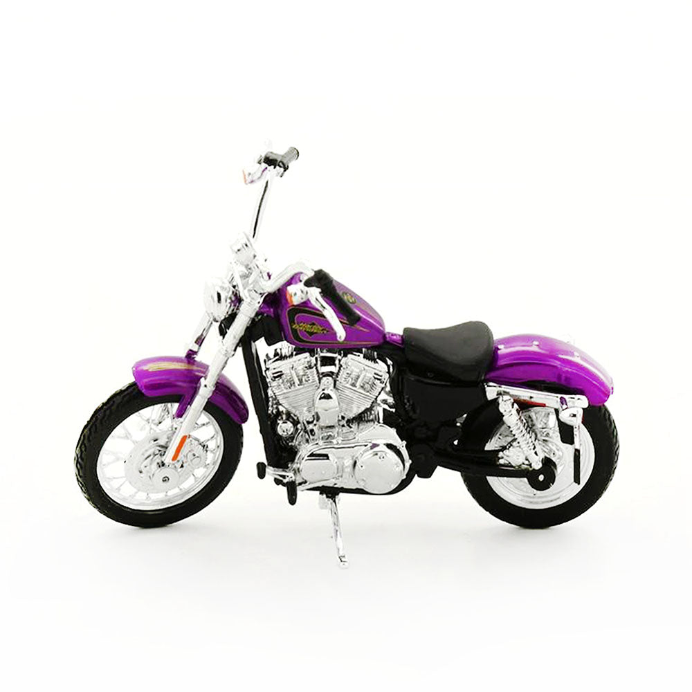 Maisto Licensed 1:18 Scale 2013 XL 1200V Seventy Harley Davidson Motocycle