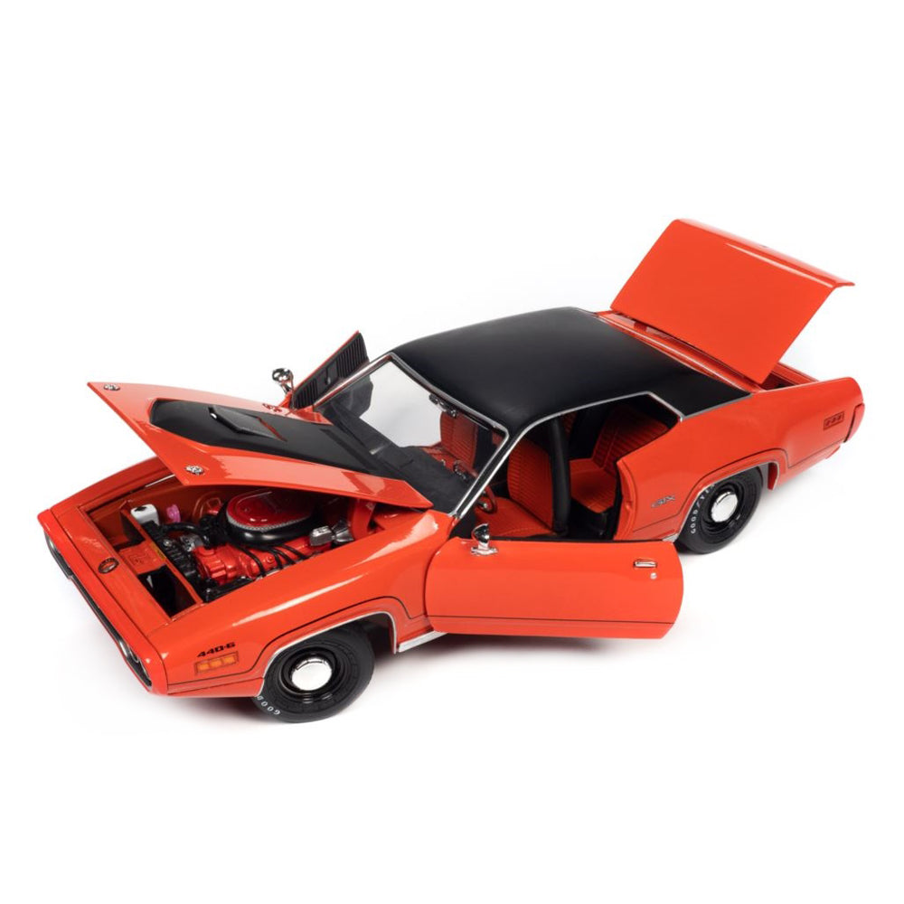 Auto World 1:18 Scale 1971 Plymouth GTX Hard Top Diecast Car Model
