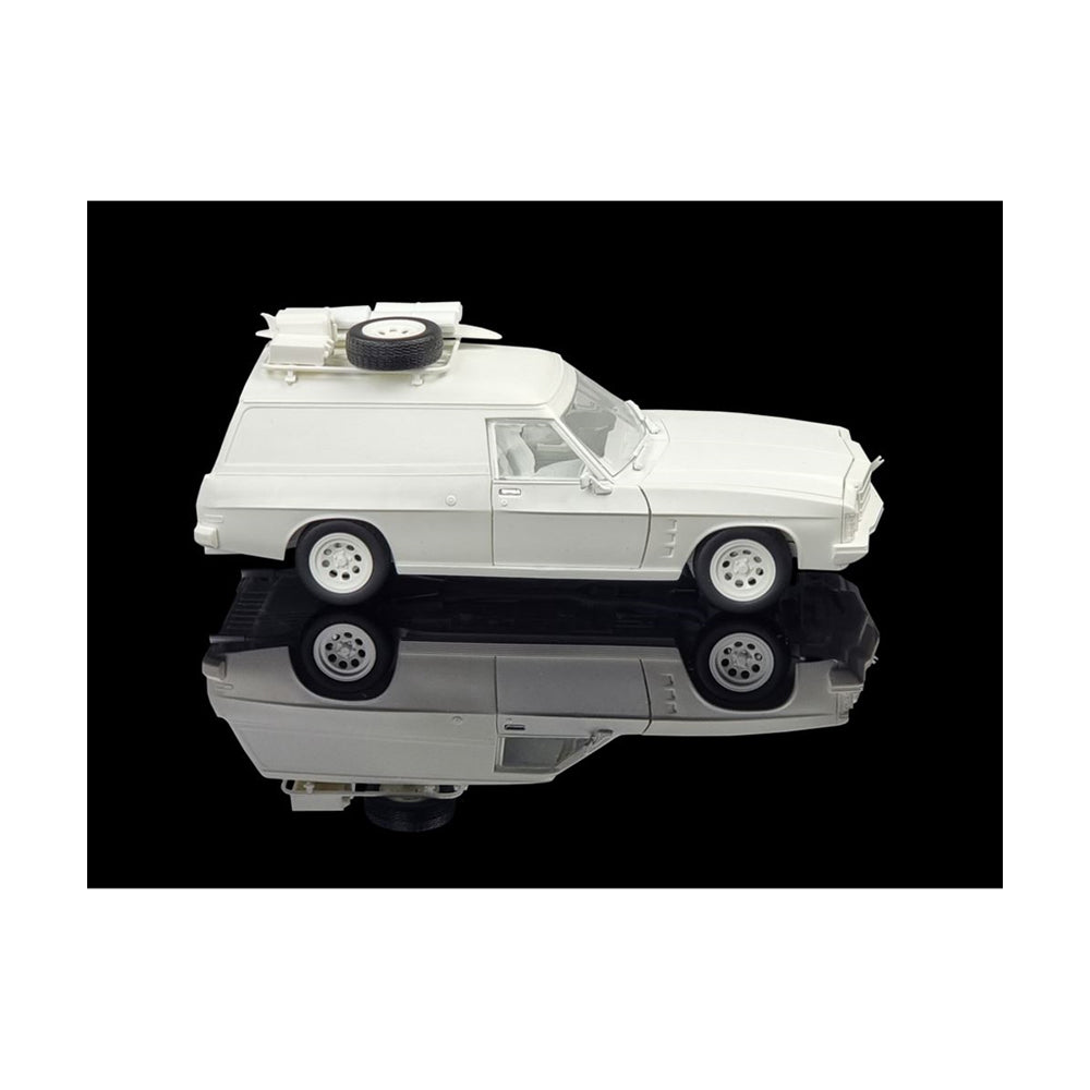 DDA 1:24 Scale Mad Max's HJ Holden Sandman Custom Panelvan Plastic Model Kit