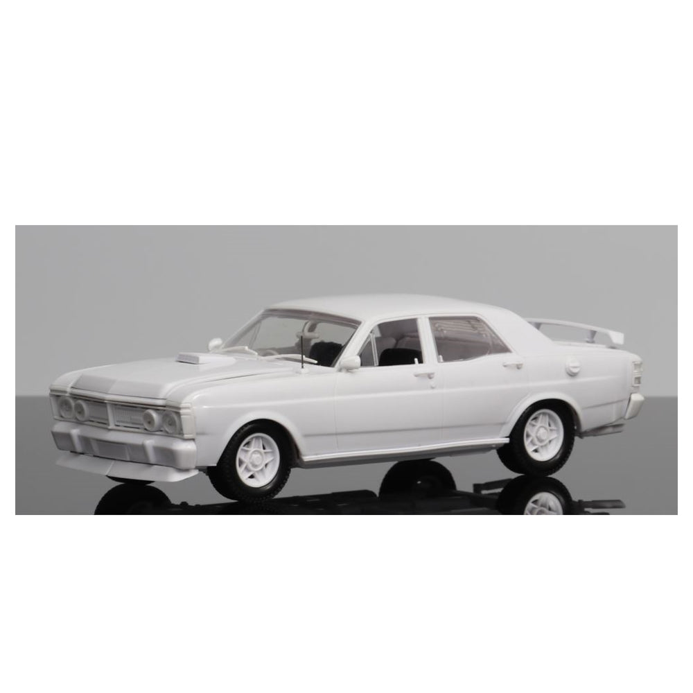 DDA 1:24 Scale XY GTHO Ford Plastic Model Kit Sealed Body Opening Bonnet With Engine