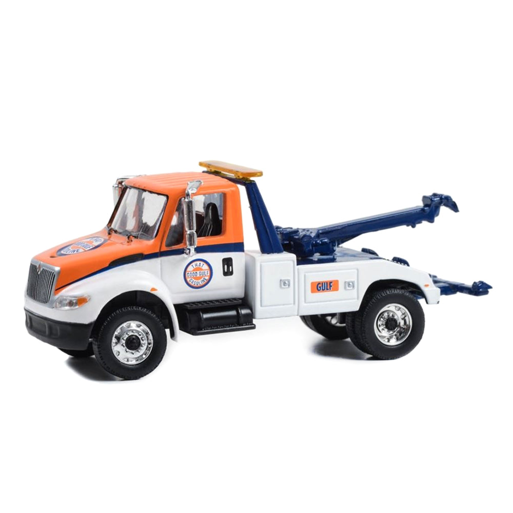 Greenlight 1:64 Scale Gulf Oil International Durastar Tow Truck Diecast Model