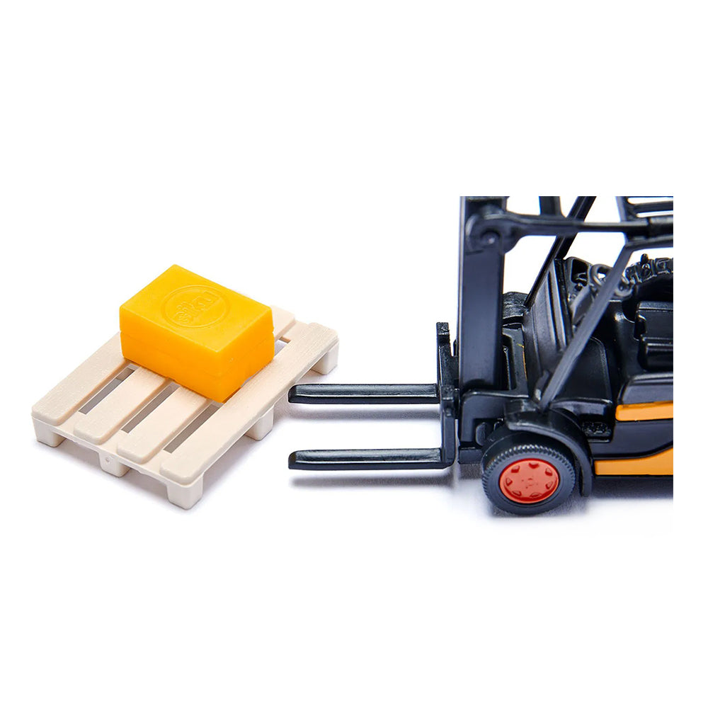 Siku DHL Logistics Gift Set 3 Vehicles With Accessories Model Toy Set