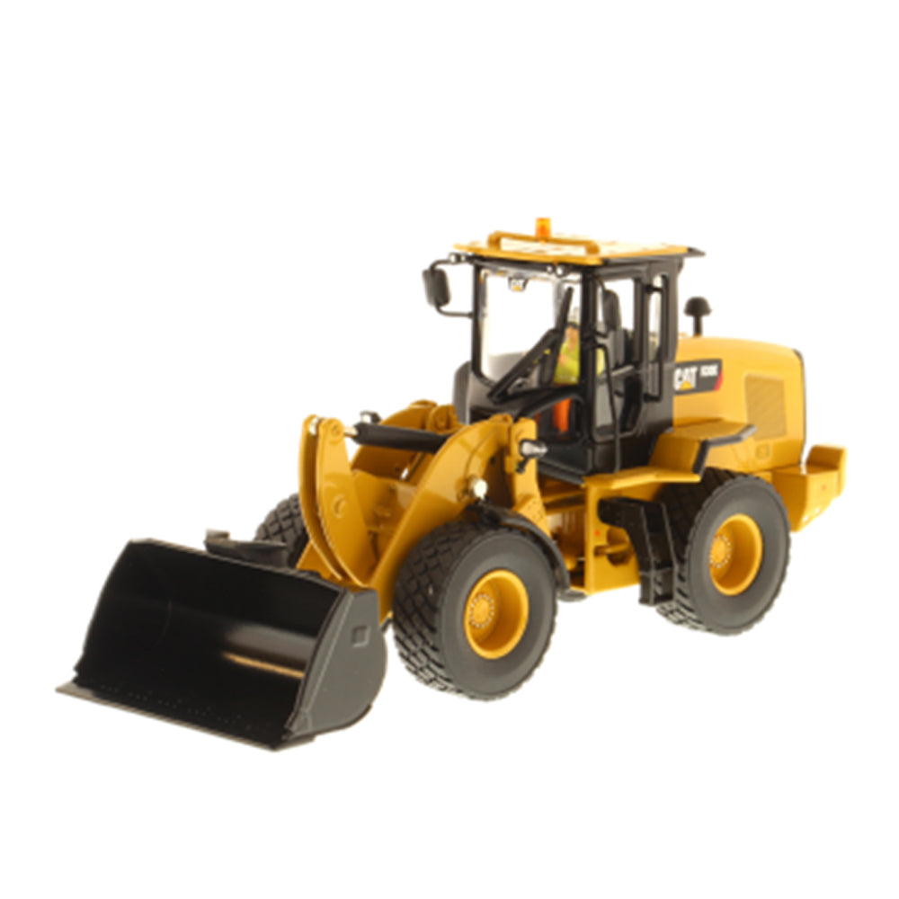 Diecast Masters 1:50 Scale Cat 930K Wheel Loader High Line Series With Operator
