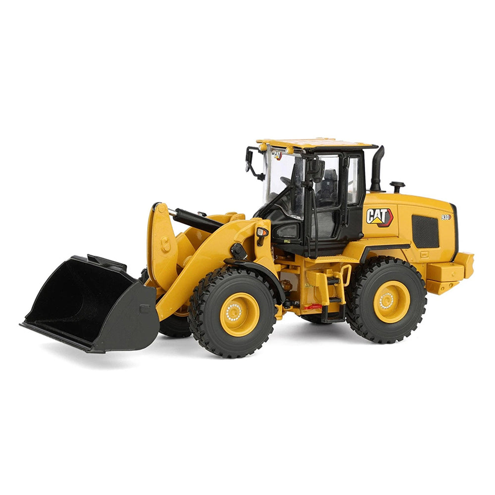 Diecast Masters 1:50 Scale Cat 930 Wheel Loader High Line Series Model Collectible