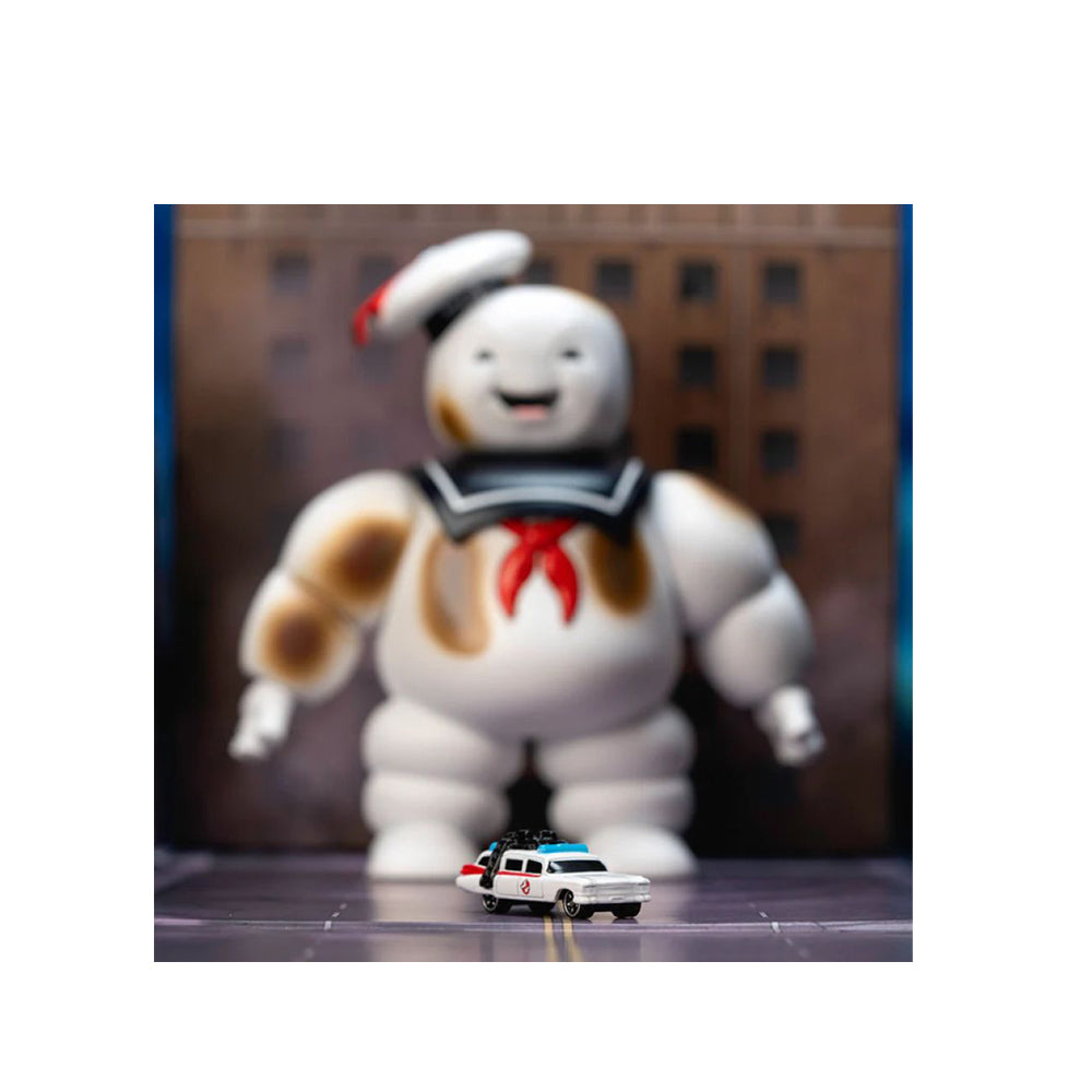 Jada Ghostbusters Stay Puft Marshmallow Man & Ecto-1 Next Level Nano Diorama Set