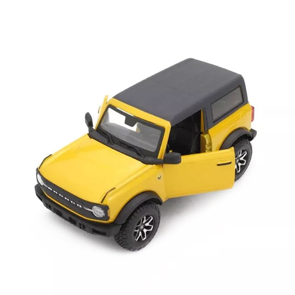 Maisto 1:24 Scale 2021 Ford Bronco Badlands 2 Door SUV Yellow Diecast Car