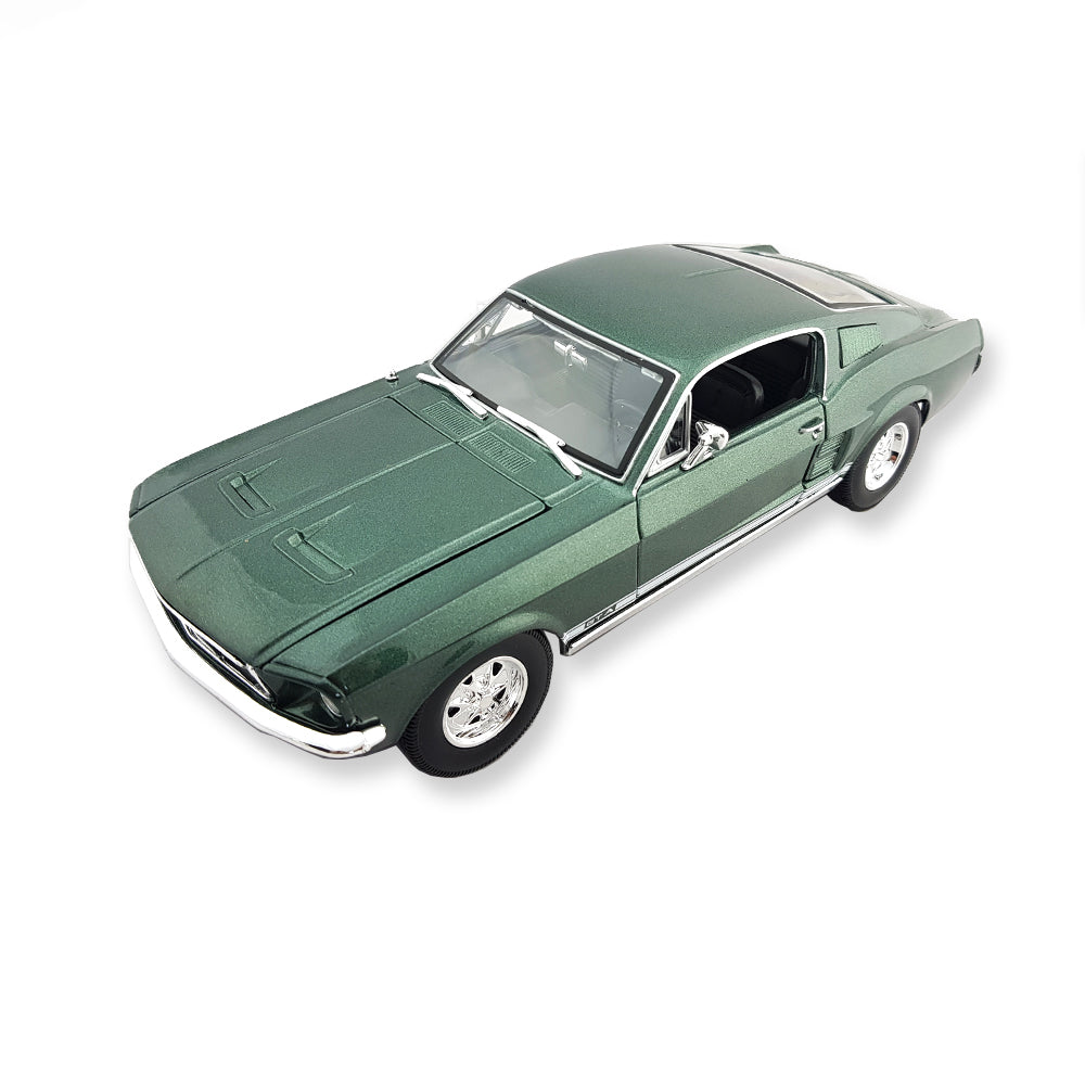 Maisto Licensed 1:18 Scale 1967 Ford Mustang Fastback Diecast Model Car Green