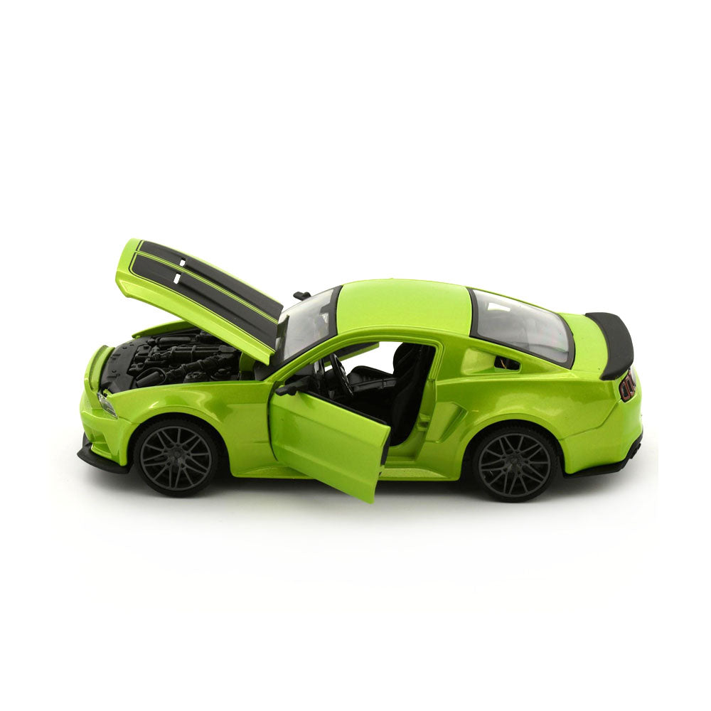 Maisto Licensed Special Edition 1:24 Scale Model 2014 Ford Mustang Street Racer Green