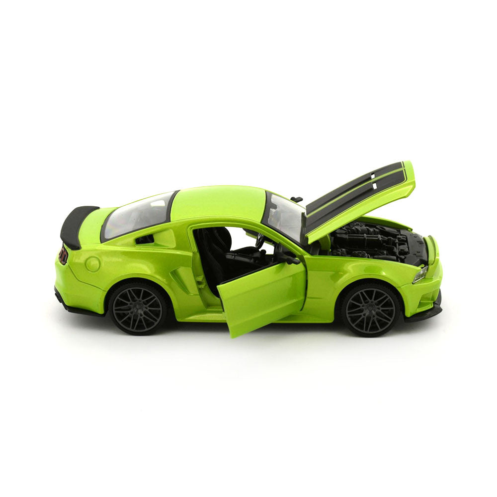 Maisto Licensed Special Edition 1:24 Scale Model 2014 Ford Mustang Street Racer Green