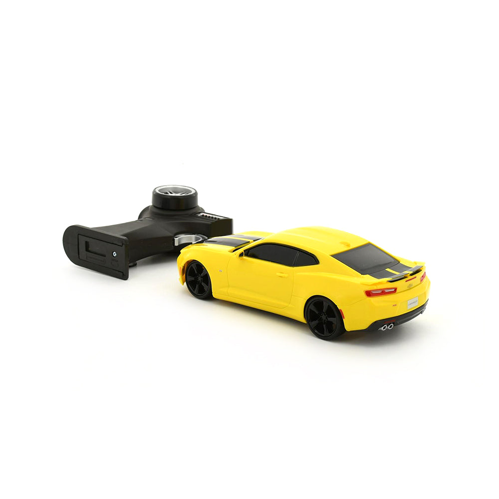 Maisto Licensed 1:24 Scale 2016 Chevrolet Camaro SS Yellow Remote Control Vehicle Toy