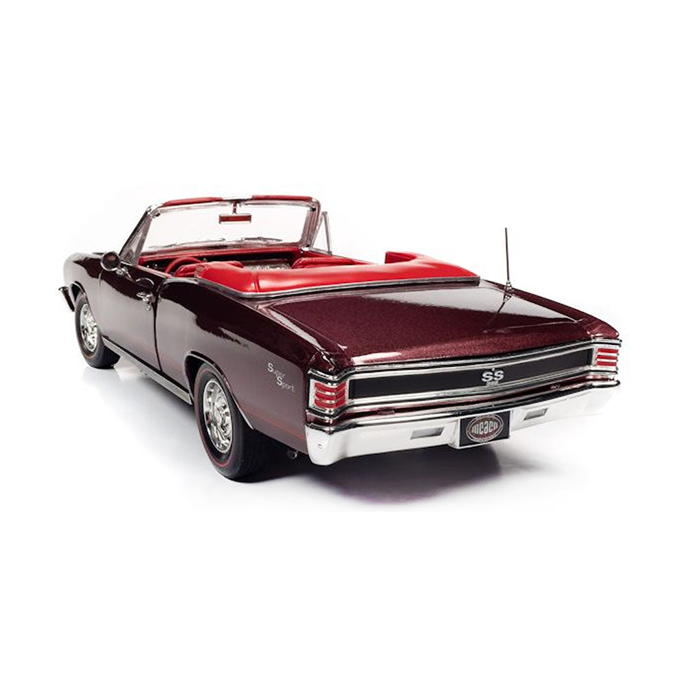 AutoWorld 1:18 Scale Chevelle SS396 Convertible Mcacn 1967 Diecast Model Car