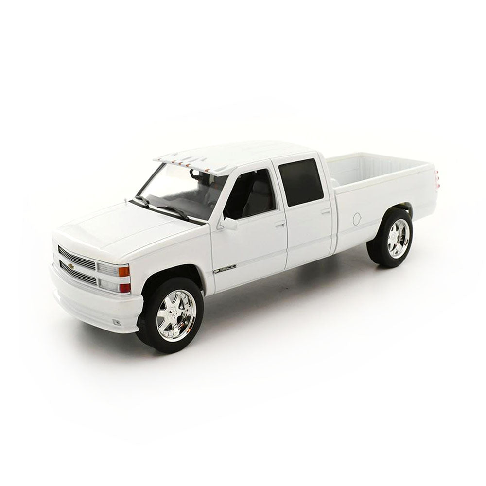 Greenlight Licensed 1:18 Scale Chevrolet 3500 Crew Cab Silverado Artisan 1997 Diecast Model Car Olympic White