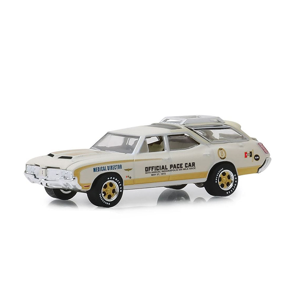 Greenlight Licensed 1:64 Scale Oldsmobile Vista Cruiser 1972 Diecast Model Car White & Gold