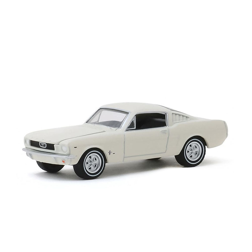 Greenlight Licensed 1:64 Scale Ford T5 1965 Diecast Model Car White