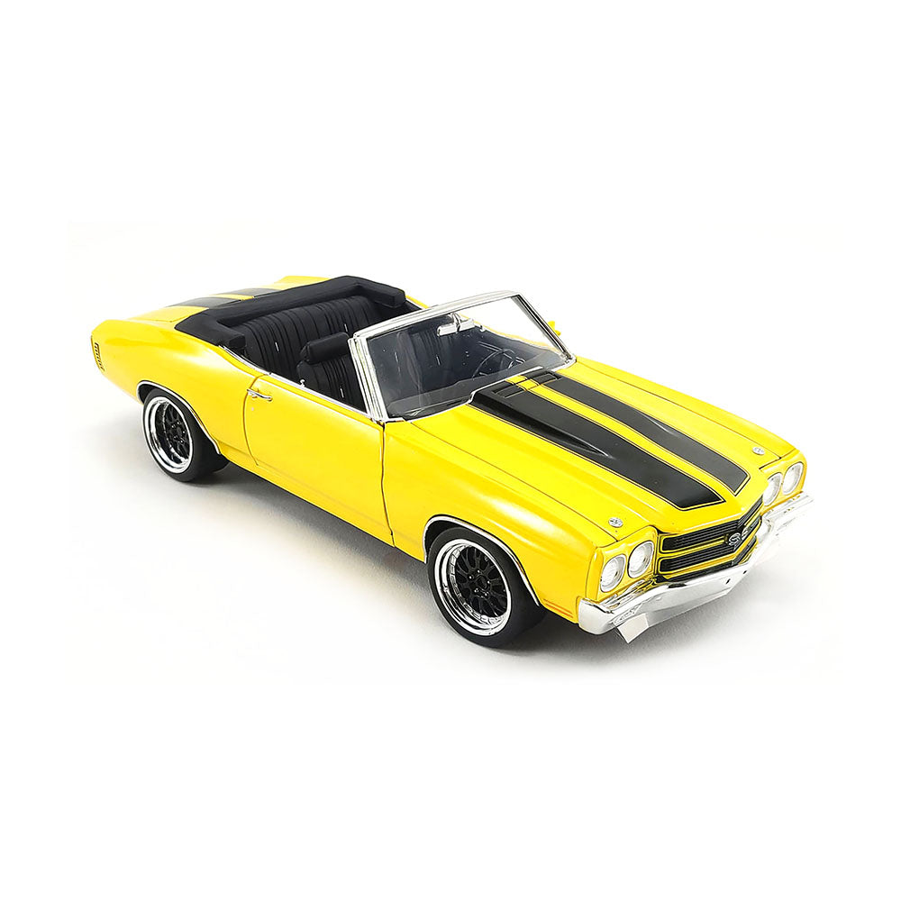 Acme Licensed 1:18 Scale Chevrolet Chevelle Convertible Restomod 1970 Model Car Yellow