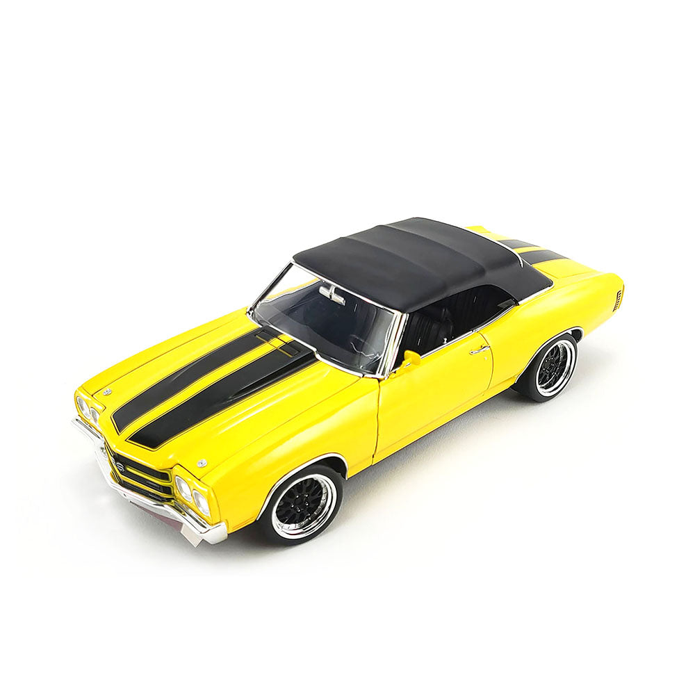 Acme Licensed 1:18 Scale Chevrolet Chevelle Convertible Restomod 1970 Model Car Yellow