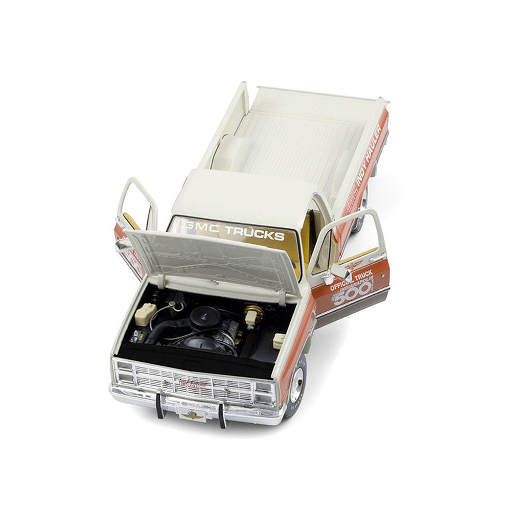 Greenlight Licensed 1:18 Scale GMC Sierra Classic 1500 Pickup 1983 Diecast Model Car