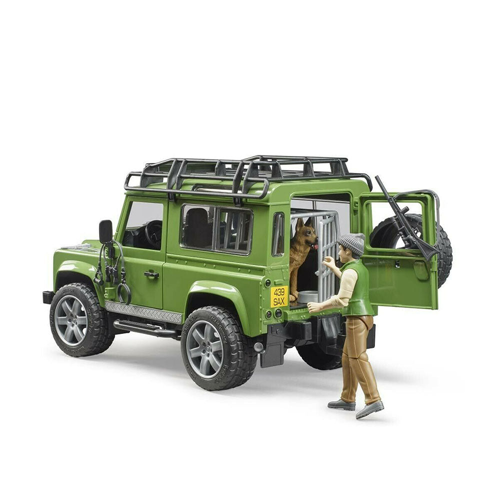 Bruder Licensed Bruder Licensed 1:16 Scale Land Rover Defender Station Wagon With Forester + Dog