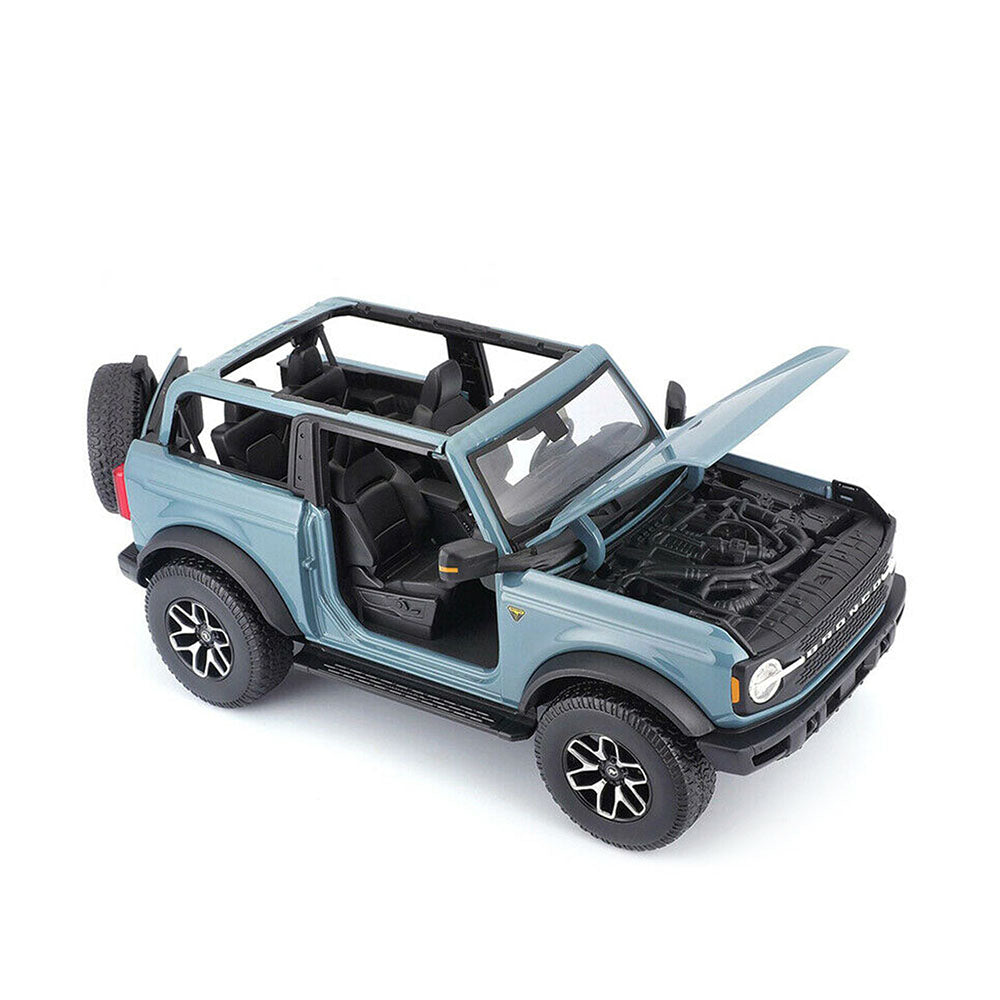 Maisto Licensed 1:18 Scale 2021 Ford Bronco Badlands Blue Diecast Model Car