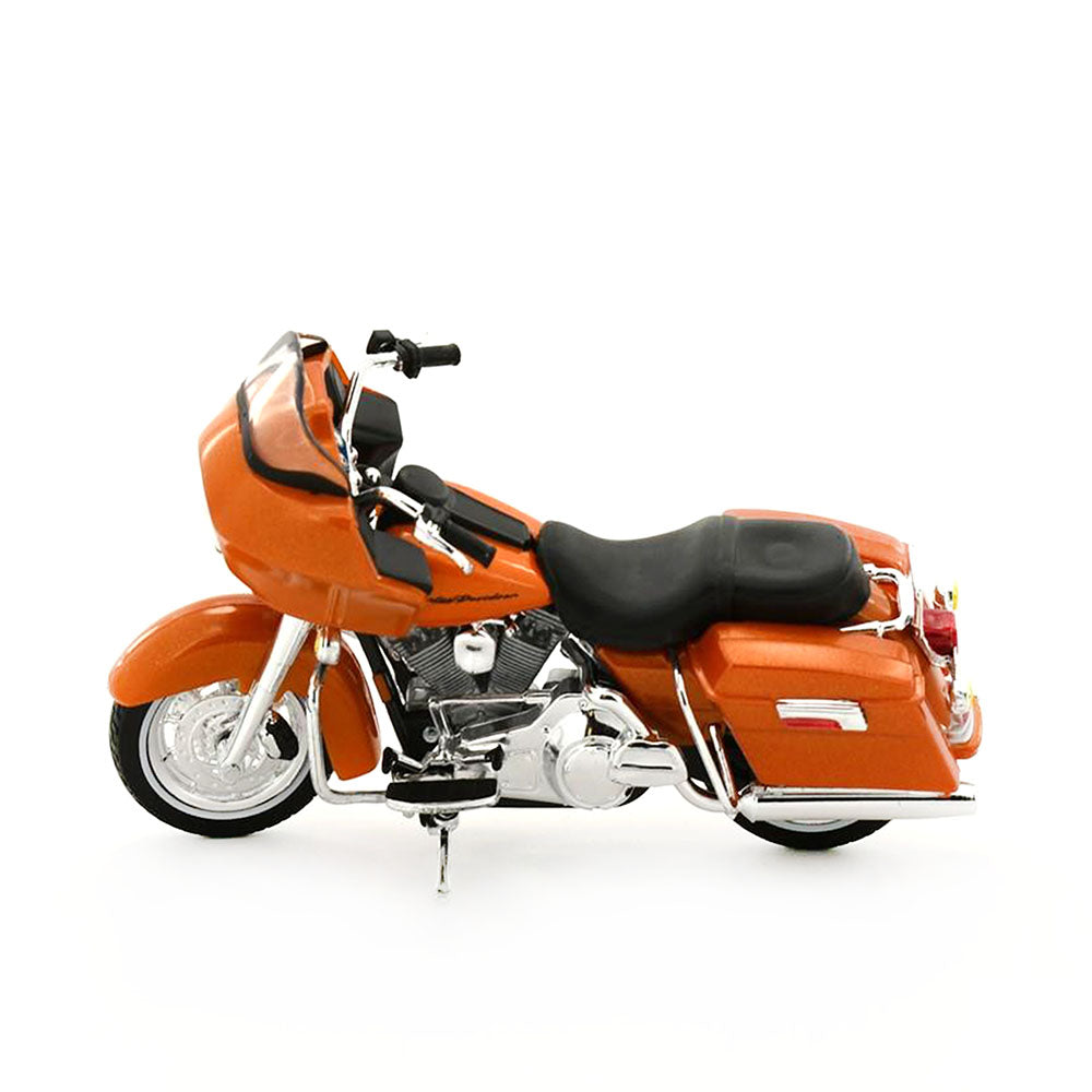 Maisto Licensed 1:18 Scale 2002 FLTR Road Glide Harley Davidson Motocycle