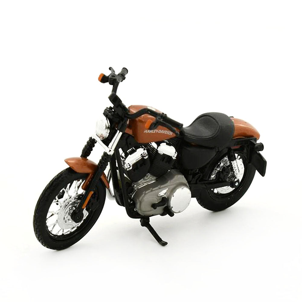Maisto Licensed 1:18 Scale 2007 XL 1200N Nightster Harley Davidson Motocycle