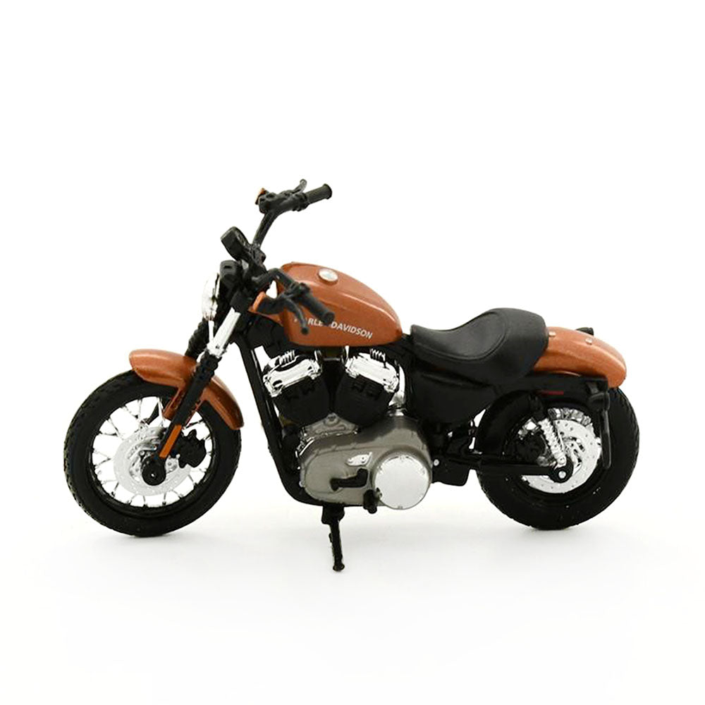 Maisto Licensed 1:18 Scale 2007 XL 1200N Nightster Harley Davidson Motocycle