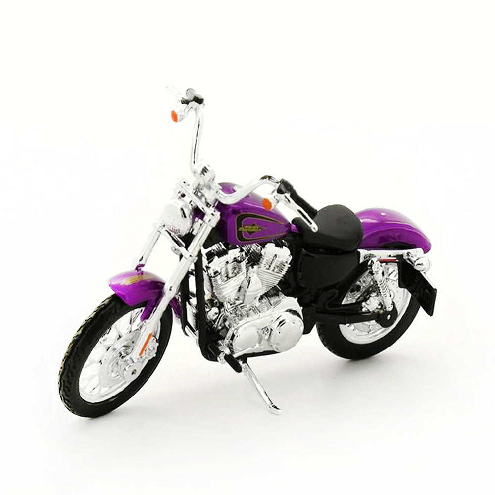 Maisto Licensed 1:18 Scale 2013 XL 1200V Seventy Harley Davidson Motocycle