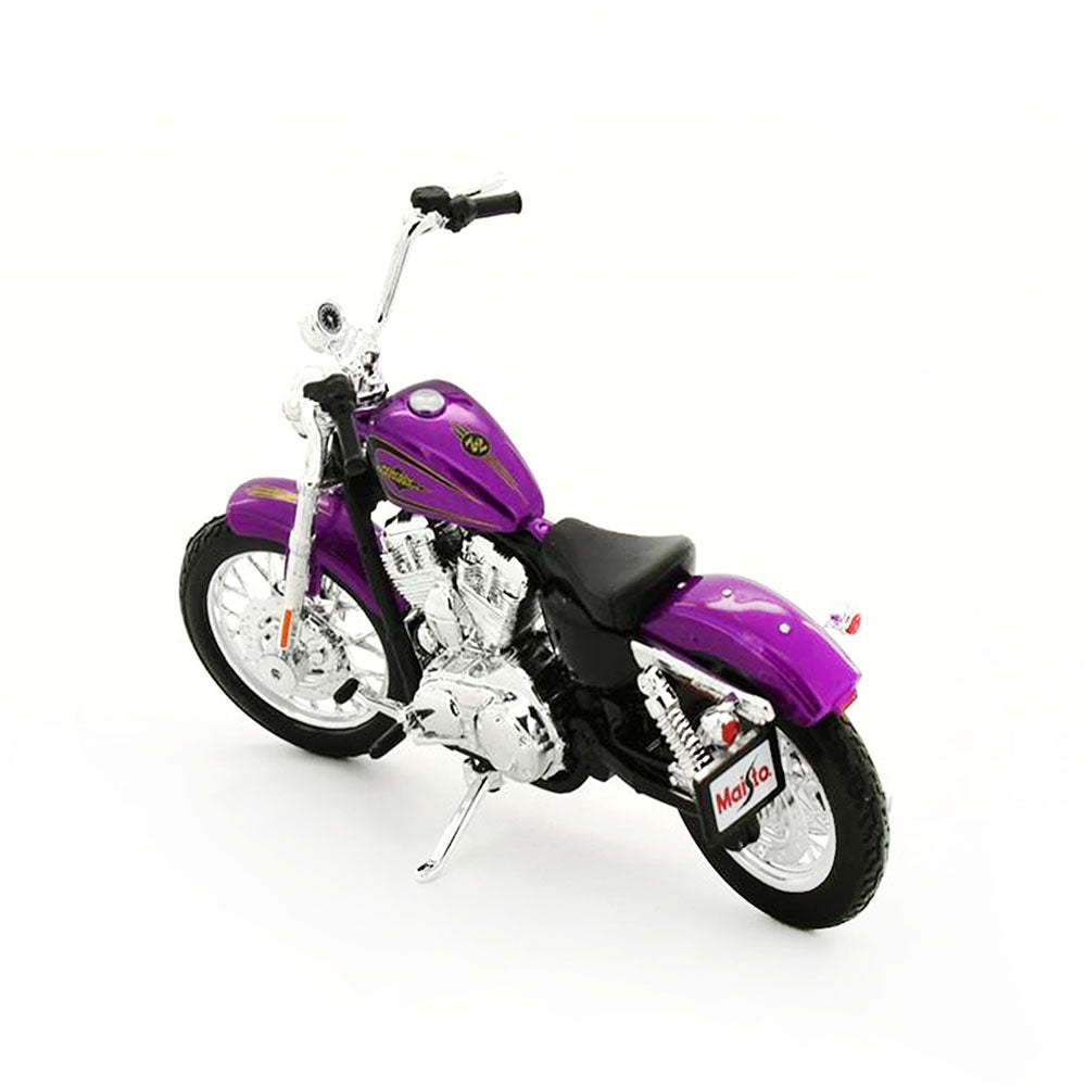 Maisto Licensed 1:18 Scale 2013 XL 1200V Seventy Harley Davidson Motocycle