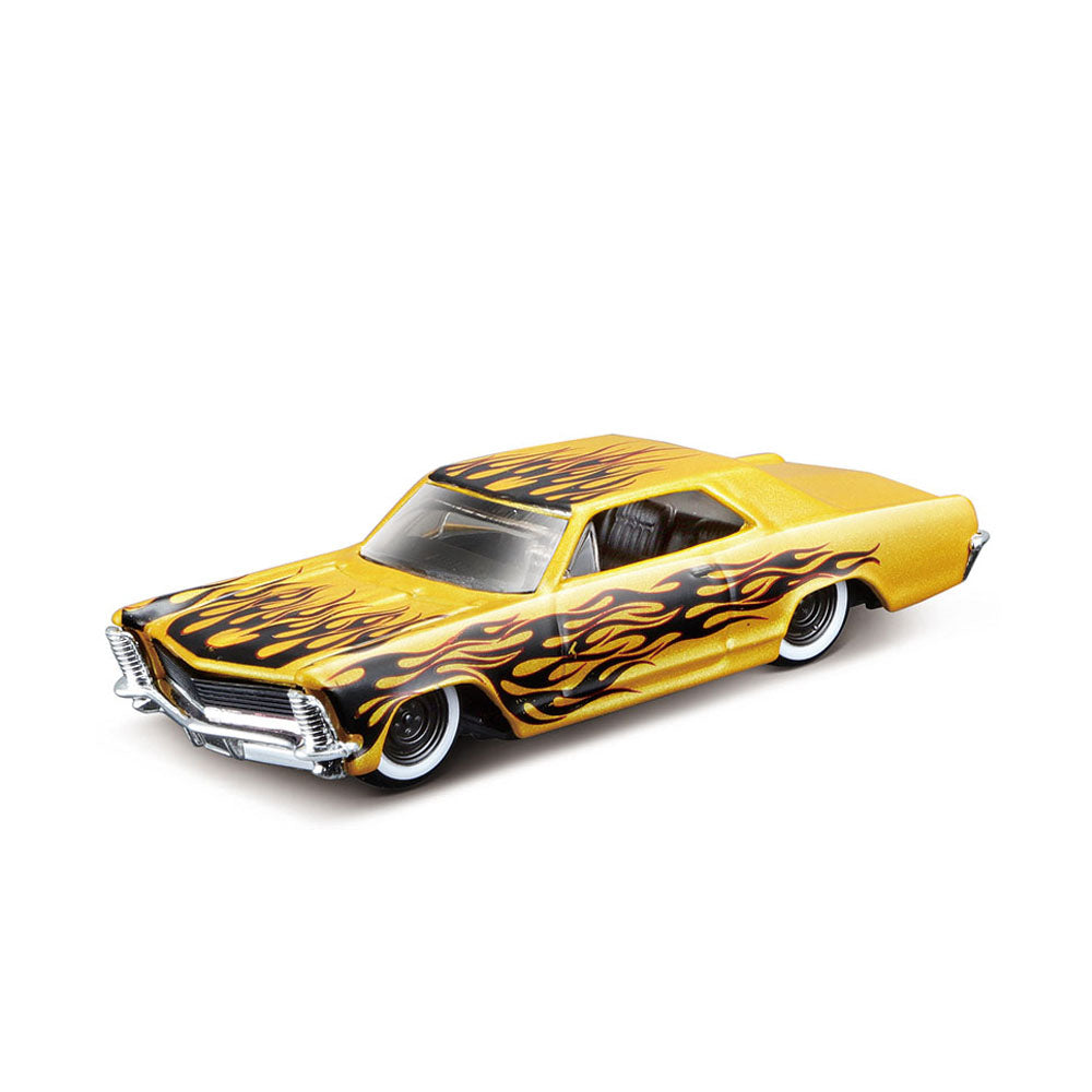 Maisto Licensed 1:64 Scale Design Buick Riviera 1965 Diecast Model Car Gold